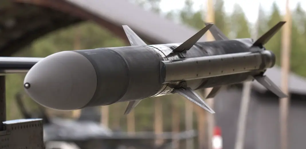AIM-120C8 AMRAAM